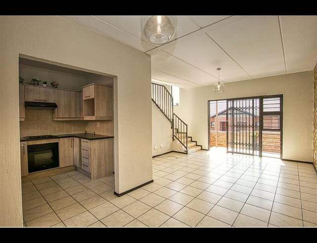 2 BEDROOM DUPLEX RENTED IN WILGEHEUWEL